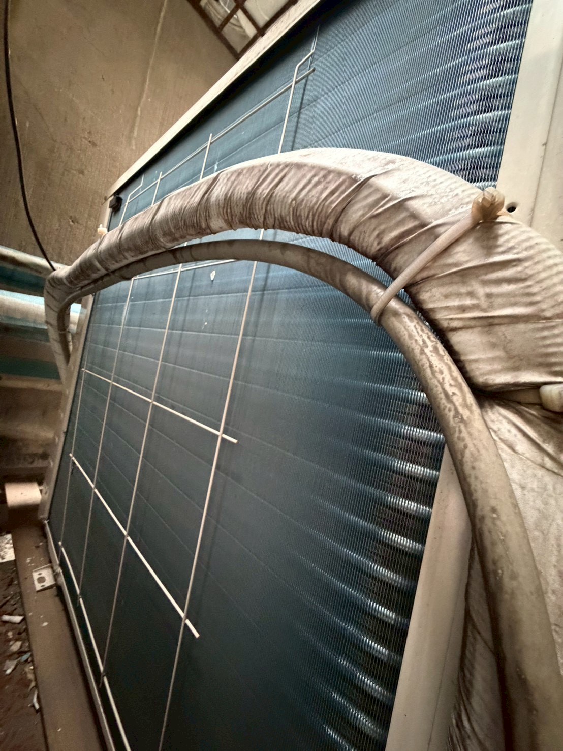 台北市西門町兩間店面冷氣清洗