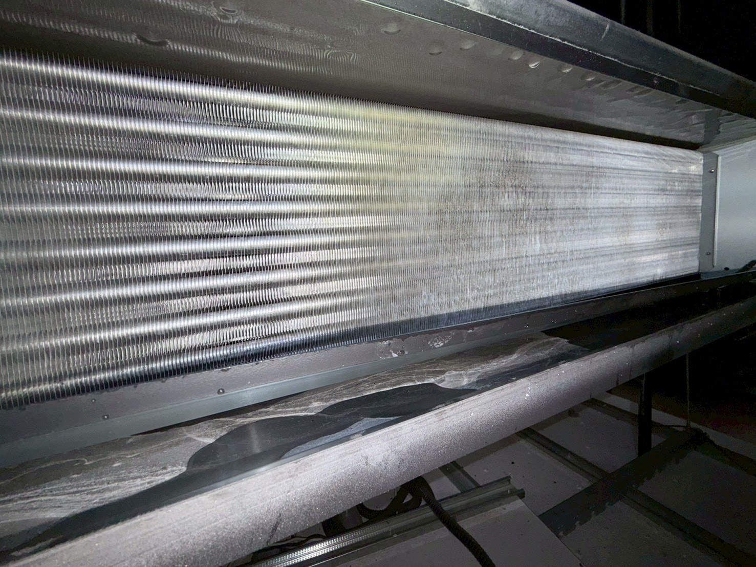 森森燒肉秀泰 四方吹冷氣清洗