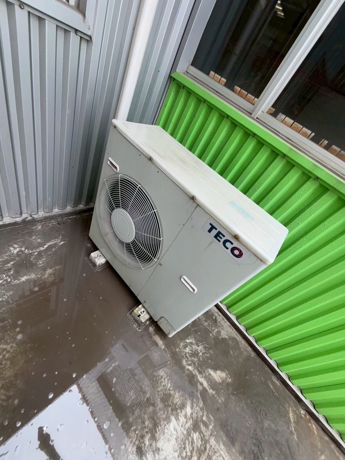 嘉義縣銓麥公司機房辦公室 吊隱式冷氣清洗 