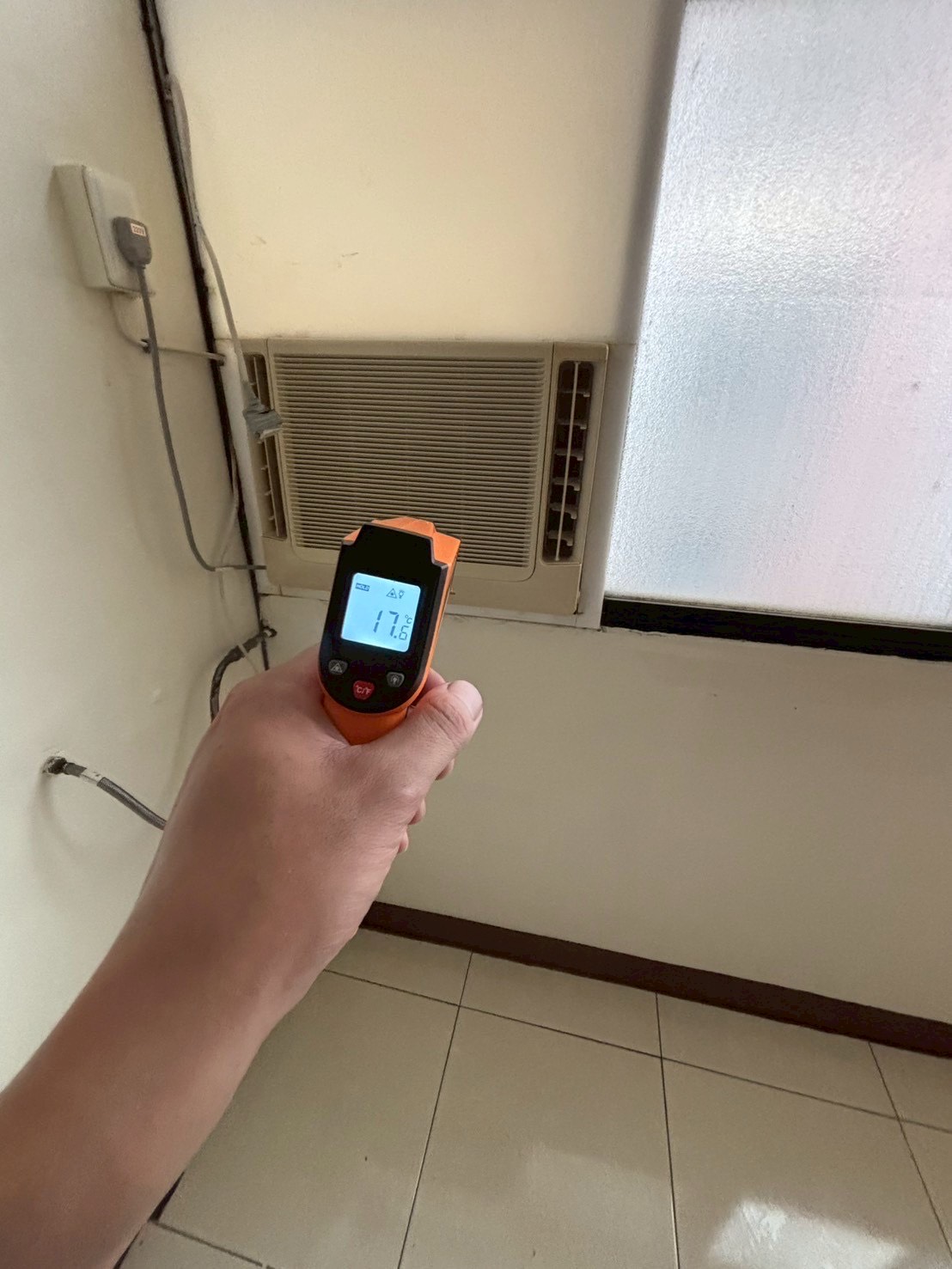 台中西區窗型冷氣清洗一台