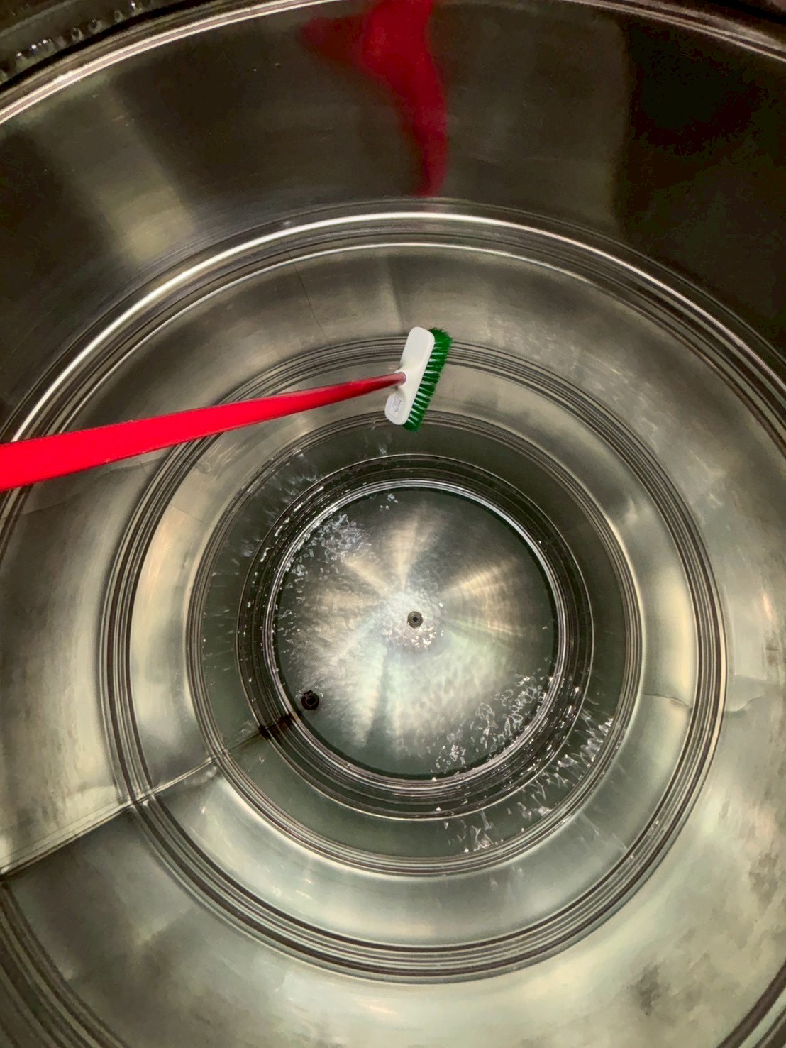 台中西區老四川麻辣火鍋 水塔清洗