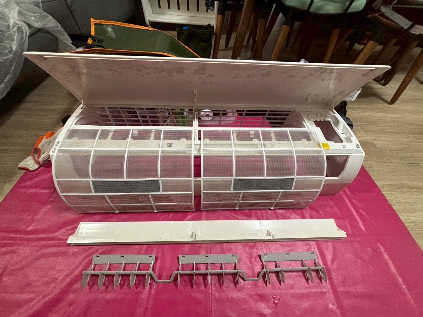 台中西區分離式冷氣清洗三台