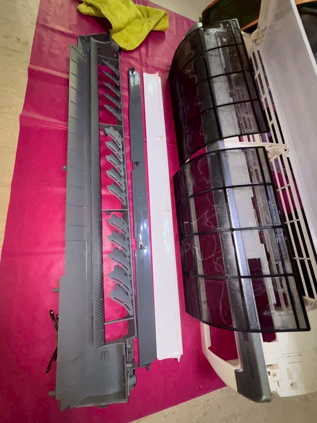 台中西屯區分離式冷氣清洗一台