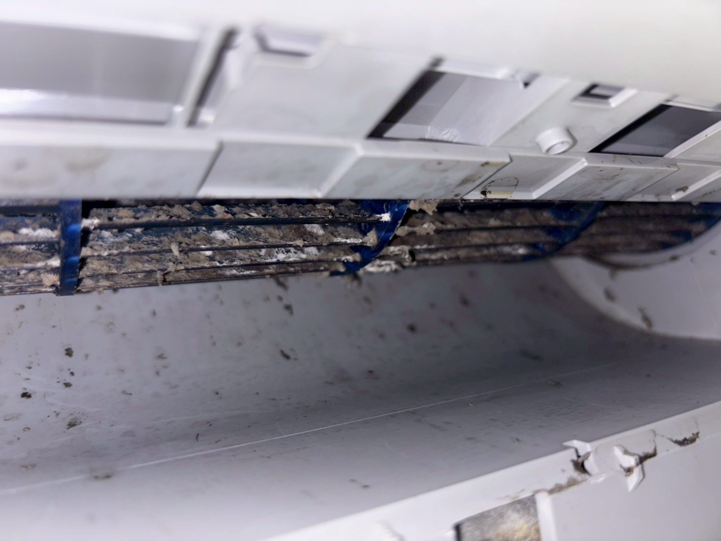 台中西屯區分離式冷氣清洗一台