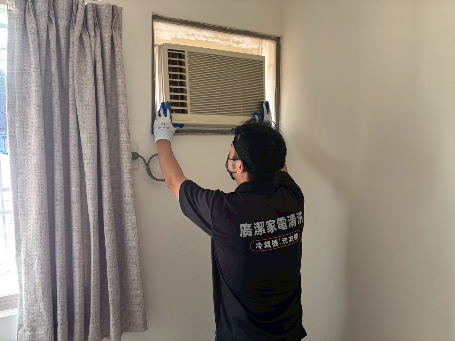 台中西區窗型冷氣清洗一台