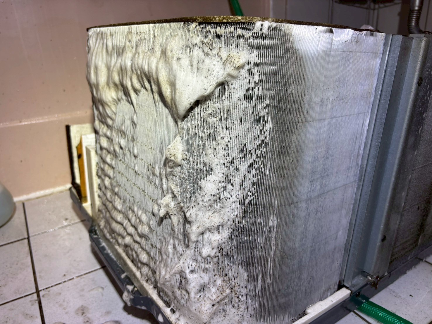 台中西區窗型冷氣清洗一台