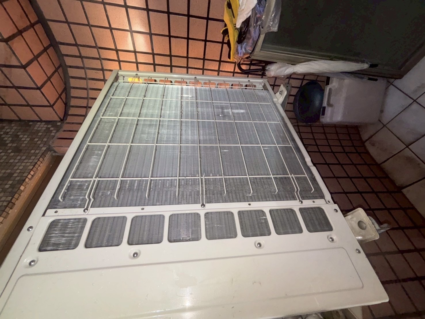 台中西屯分離式冷氣清洗一台