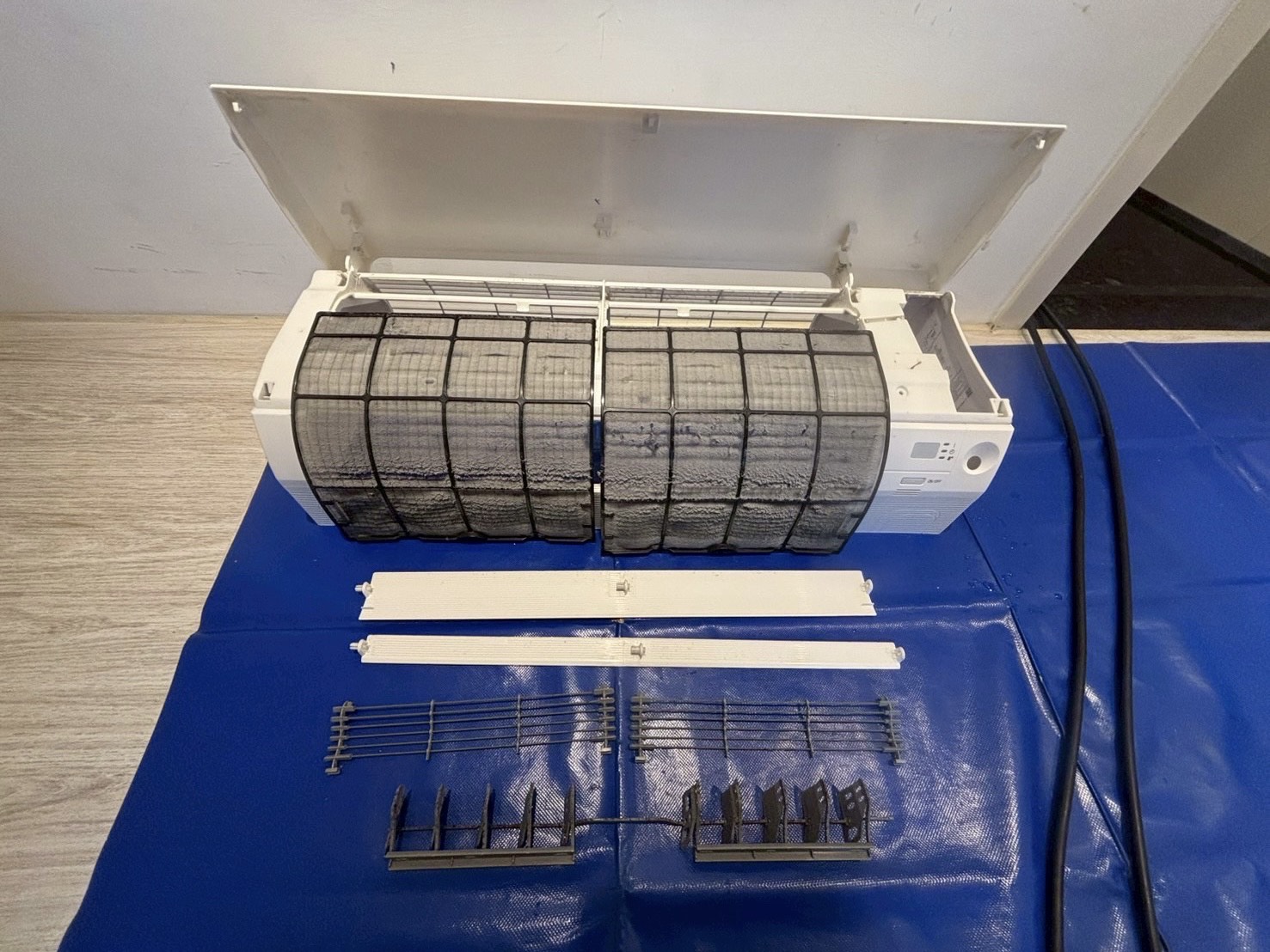 台中西屯分離式冷氣清洗一台 吊隱式冷氣清洗一台