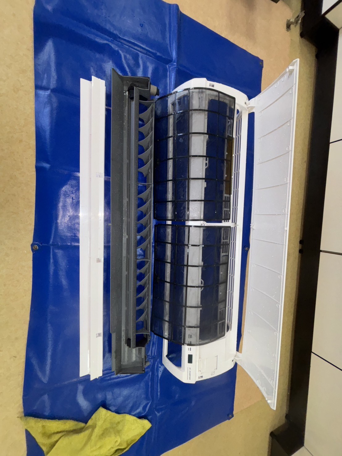 台中大里區二台分離式冷氣清洗倉庫