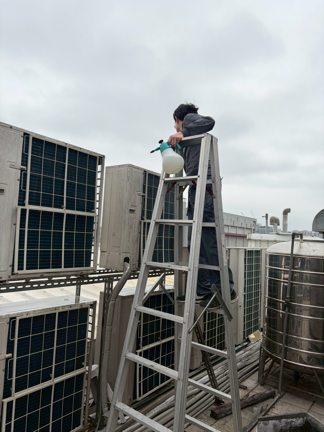 20260128新竹森森燒肉吊隱式冷氣清洗