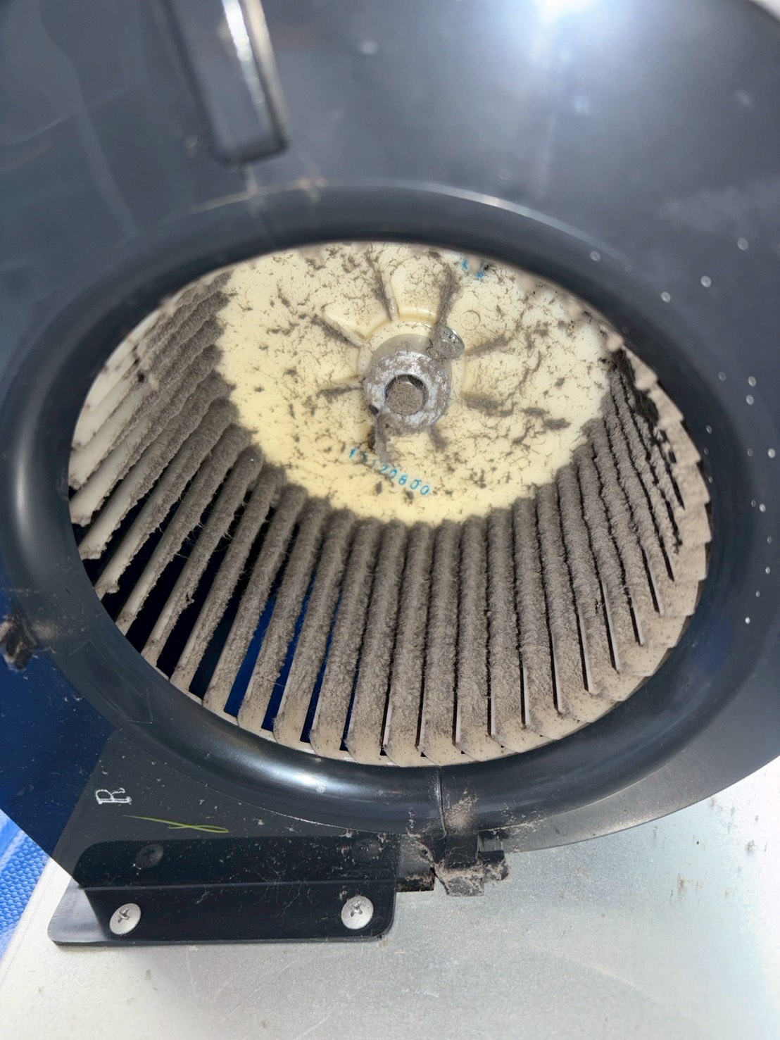 台中西區餐廳 吊隱式冷氣清洗