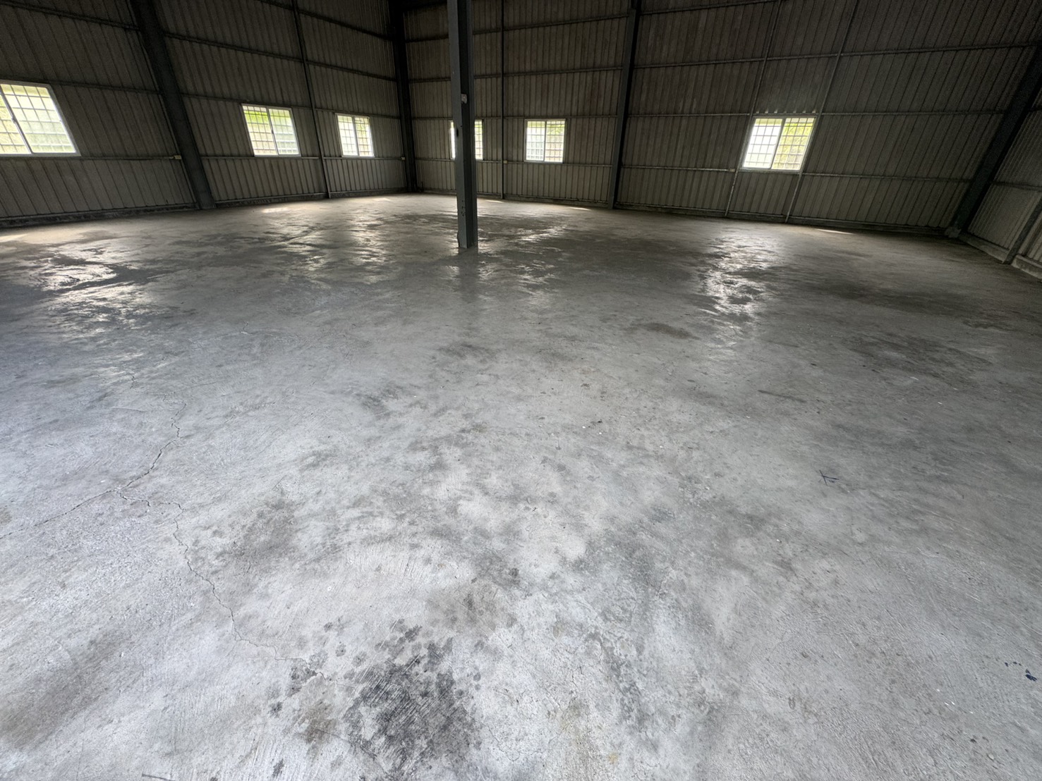 台南知名工廠倉庫EPOXY地坪完成面